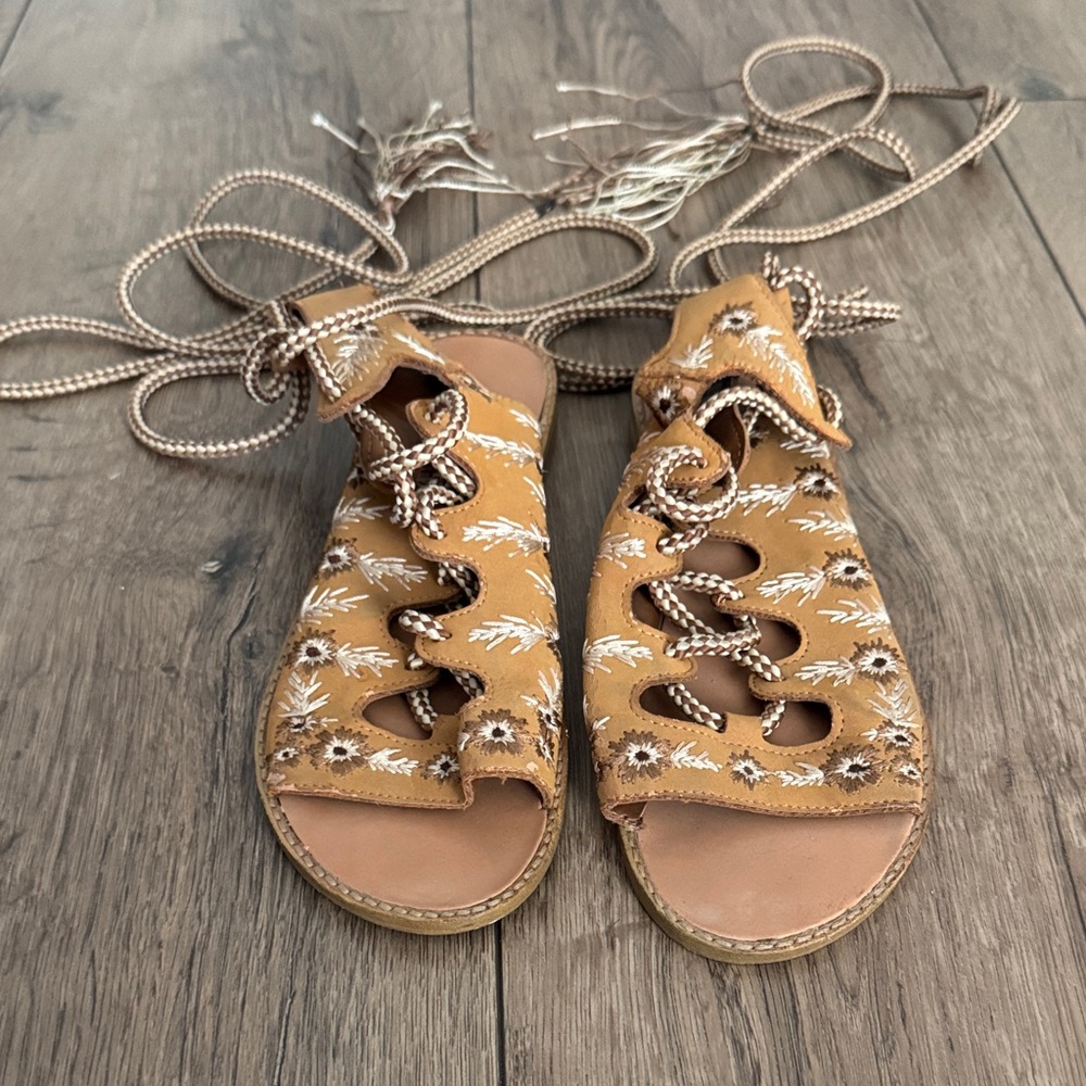 Forever 21 Embroidered Tan Sandals